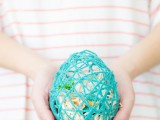diy-easter-surprise-egg-from-colorful-yarn-1