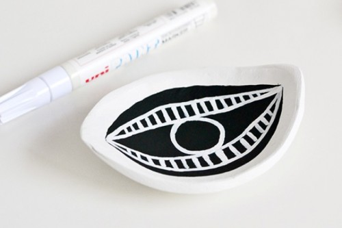 DIY Eye Shaped Trinket Dish For Your Stuff