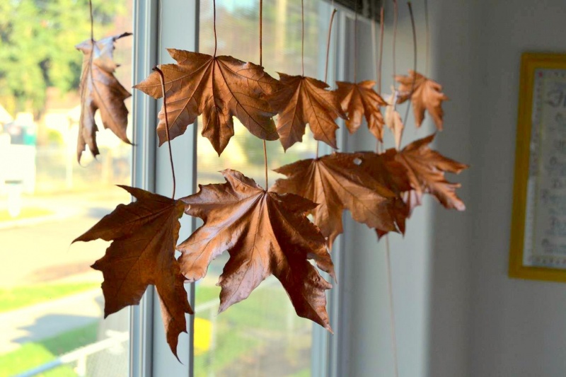 Diy floating fall leaves garland for home decor  6