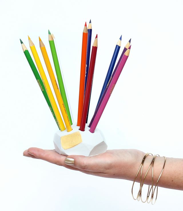 Picture Of diy geometric colored pencil holder  1