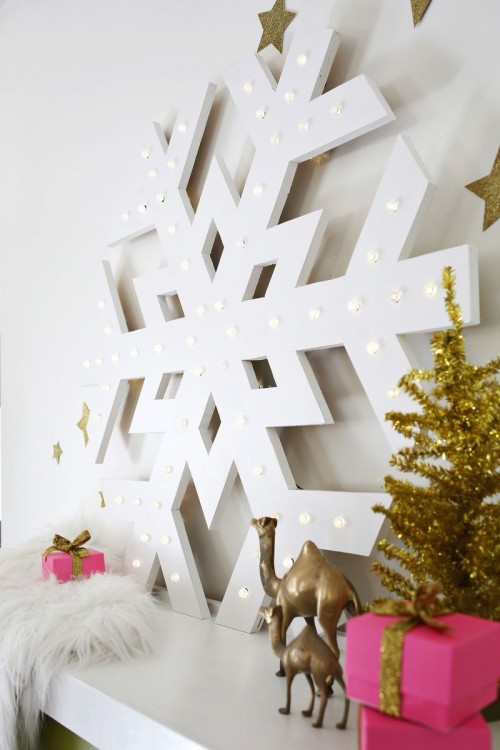 DIY Giant Snowflake Light Up Marquee