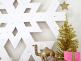 diy-giant-snowflake-light-up-marquee-6