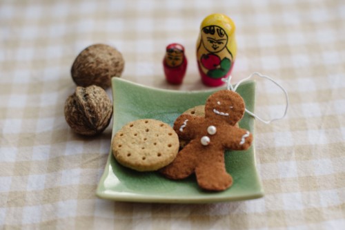 Diy Gingerbread Ornaments Of Felt