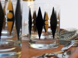 diy-gold-and-black-retro-cocktail-glasses-1