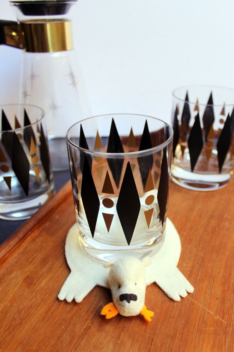 Picture Of diy gold and black retro cocktail glasses  4