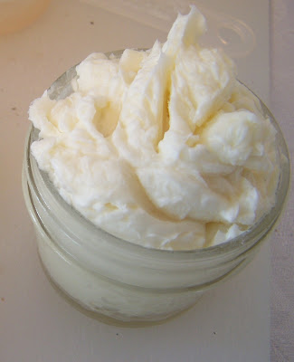 peppermint foot cream (via robynsview)