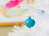 diy-high-gloss-wooden-christmas-ornaments-1