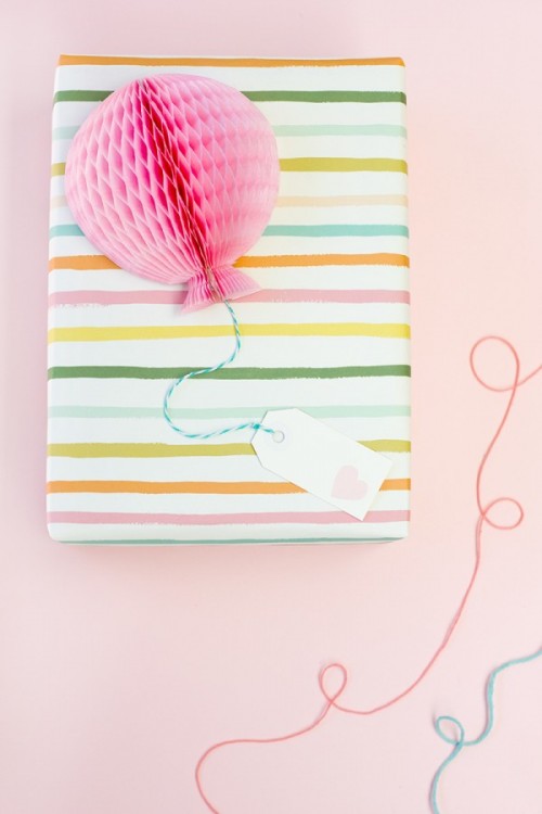 DIY Honeycomb Baloon Gift Toppers