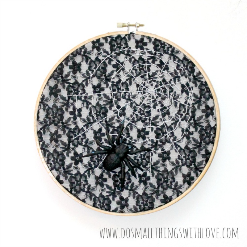 Halloween embroidery spider web (via dosmallthingswithlove)