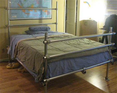 bed pipe bed (via home-dzine)