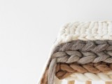 diy-knit-and-felt-seat-pad-from-unspun-wool-4