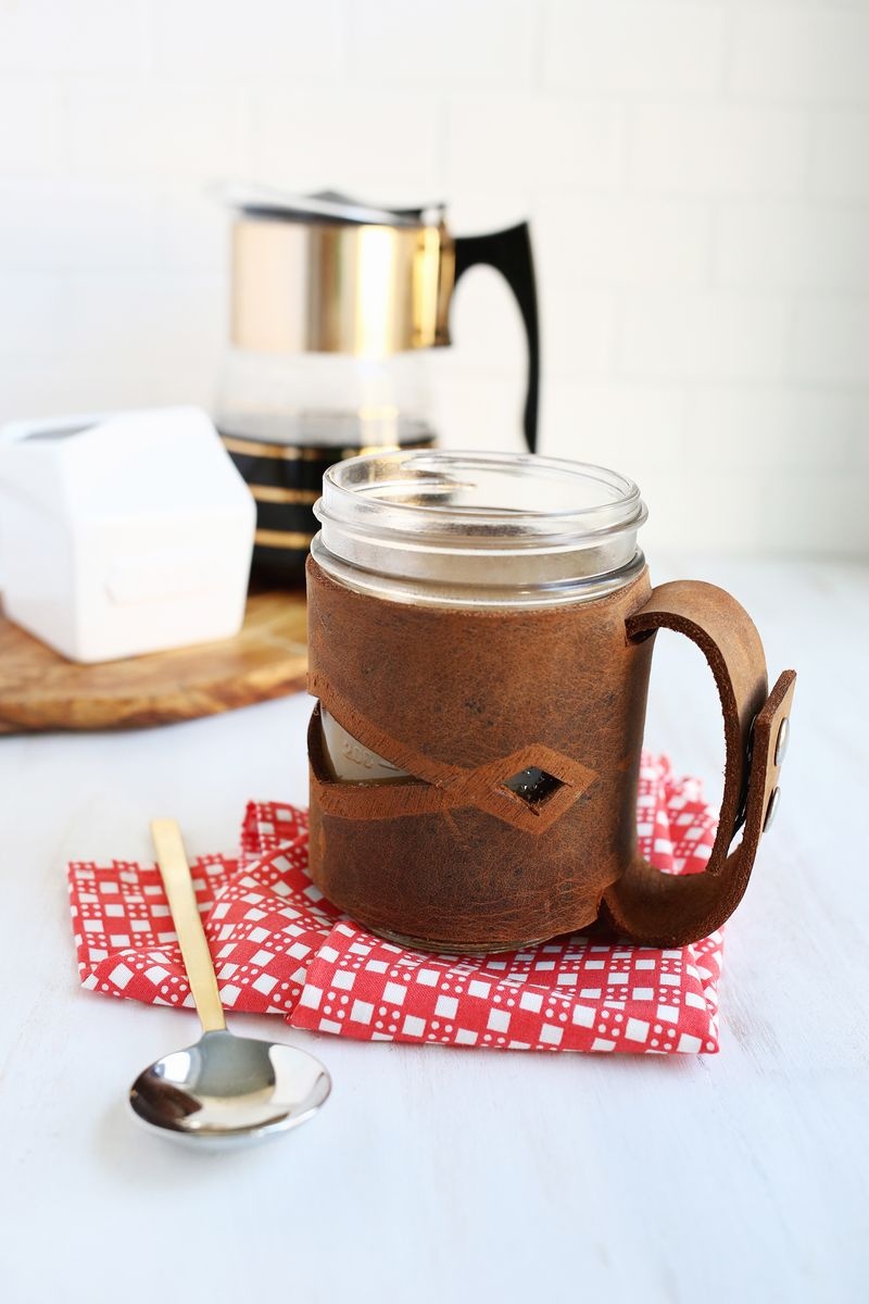 Picture Of diy leather mason jar sleeve  5