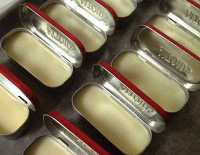 DIY lemon butter lip balm (via bespangledjewelry)