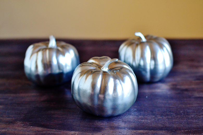 Picture Of diy metallic glitter frosted pumpkins  3