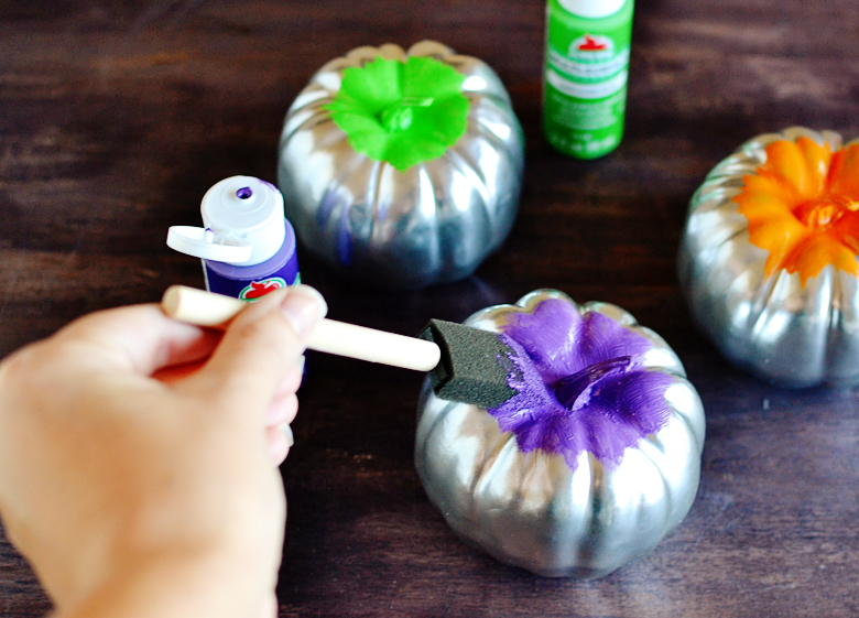 Picture Of diy metallic glitter frosted pumpkins  4