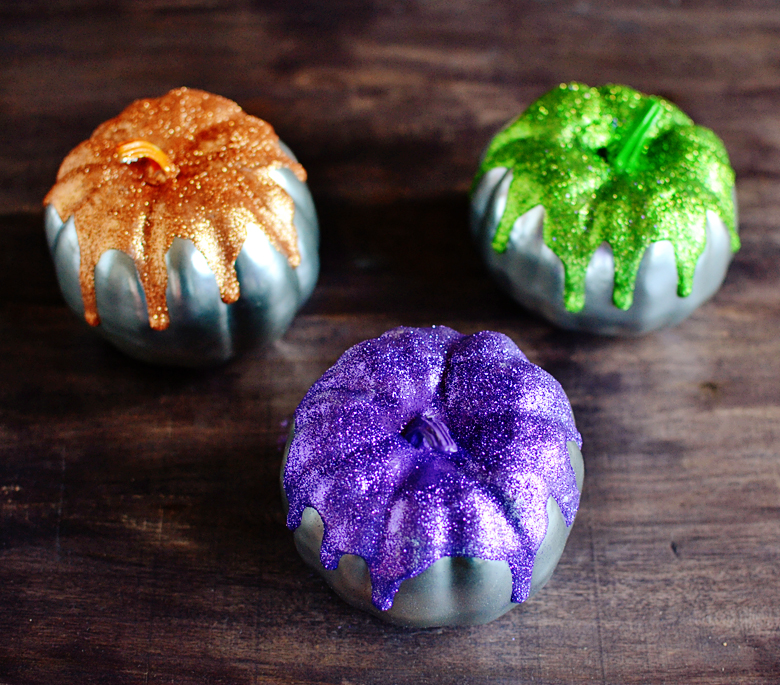 Picture Of diy metallic glitter frosted pumpkins  7
