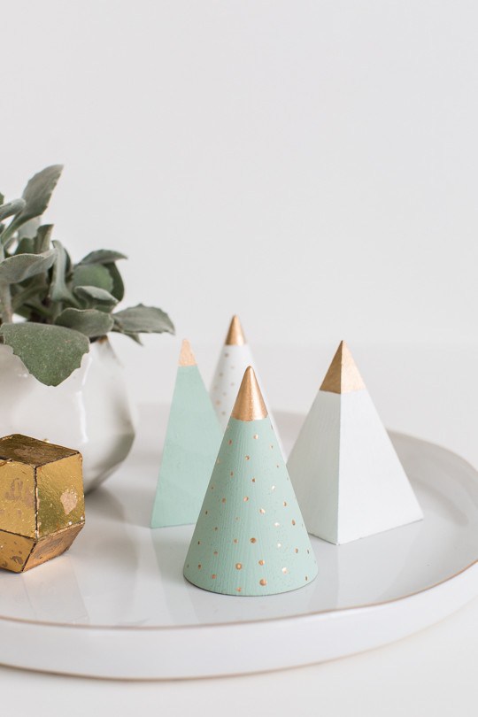 Picture Of diy mini wooden christmas trees  2