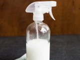 Diy Natural And Soft Glass Cleaner