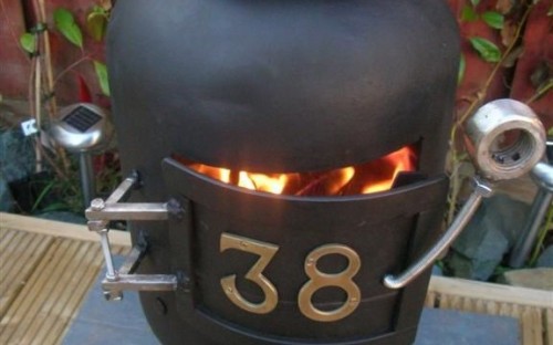 wood burning stoves (via theselfsufficientliving)