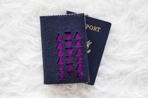 felt cutout passport case (via shelterness)
