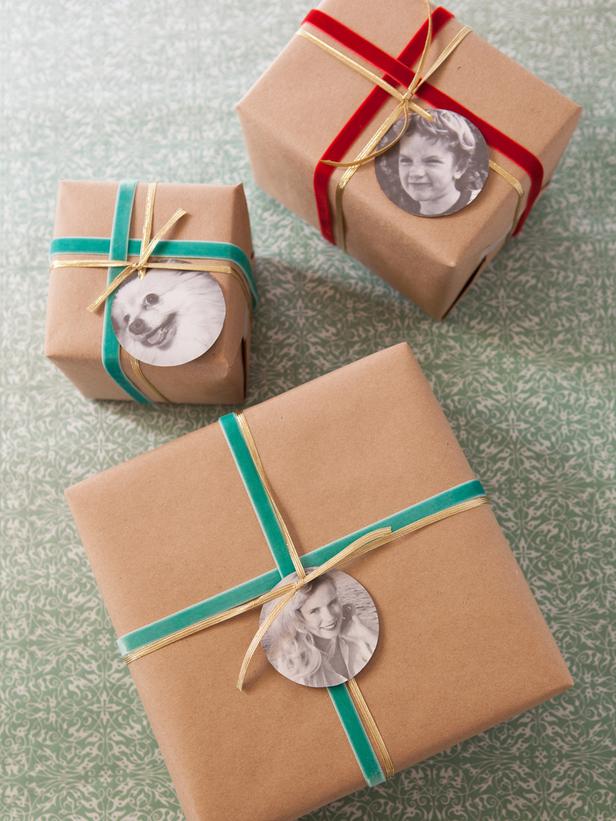round photo gift tags