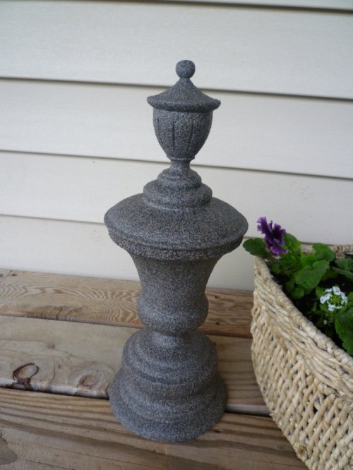 DIY Porch Decor Of Old Lamp