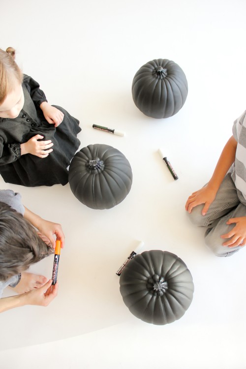 DIY Reusable Chalkboard Pumpkins For Your Kids