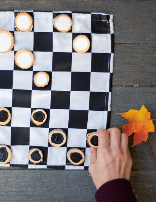 DIY Rustic Checkers Game Not To Be Bored