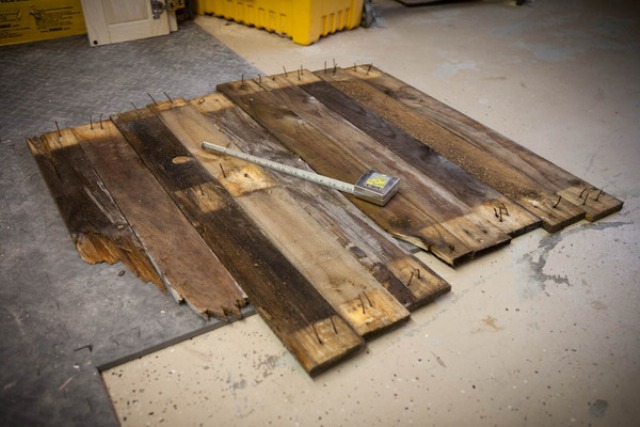 Picture Of diy rustic state map wall art from a broken pallet  2