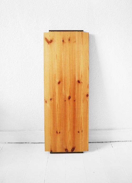 DIY Shelf Of A Wooden Board And Leather Belt