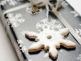 Snowflake gift ornaments