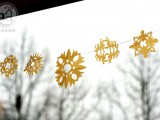 Snowflakes paper garland
