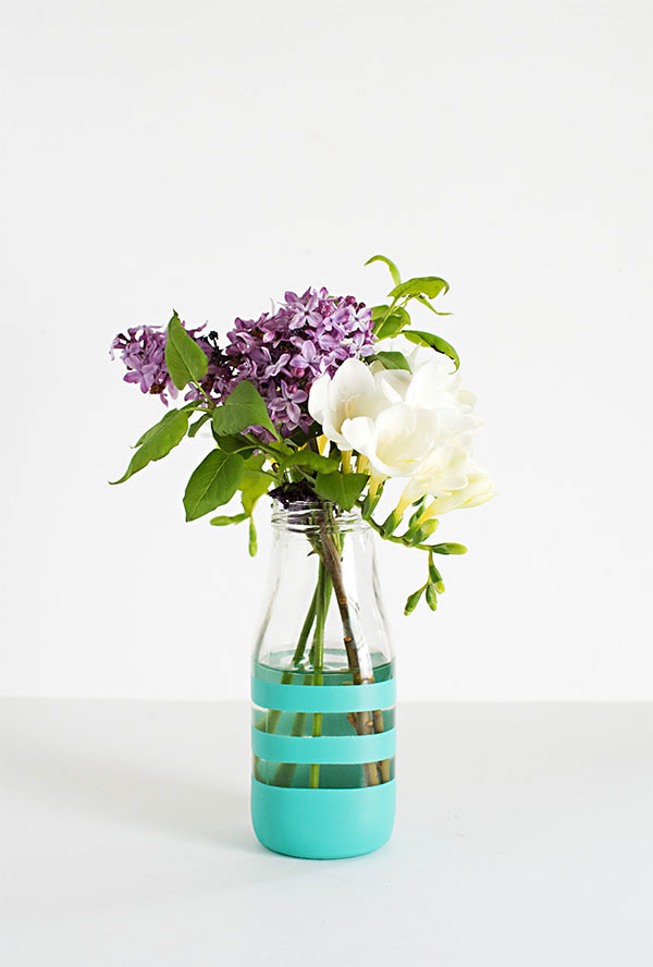 Diy spray painted colorful vases from glass bottles  5