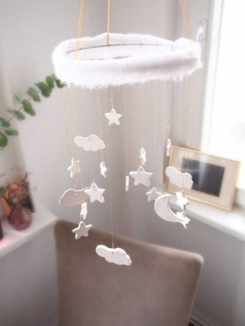 13 DIY Star, Sun And Cloud-Inspired Baby Mobiles