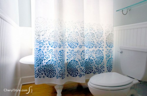 stenciled shower curtain (via everydaydishes)
