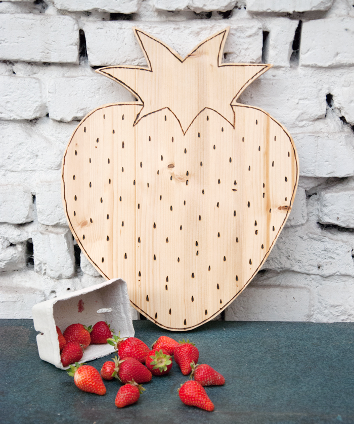 Picture Of diy strawberry shaped cutting board  6