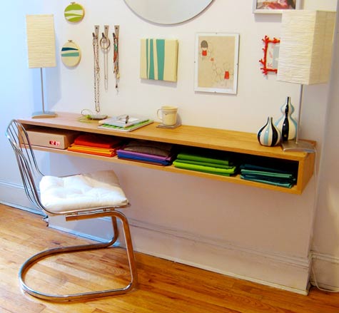 DIY Stunning Yet Minimalist Wall-Mount Desk
