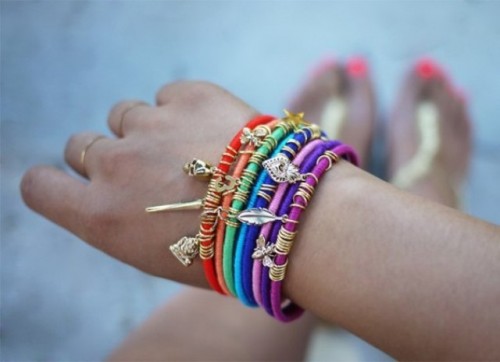 Diy Summer Bracelets Of Colorful Yarn