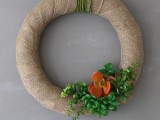 diy-summer-burlap-wreath-with-succulents-1