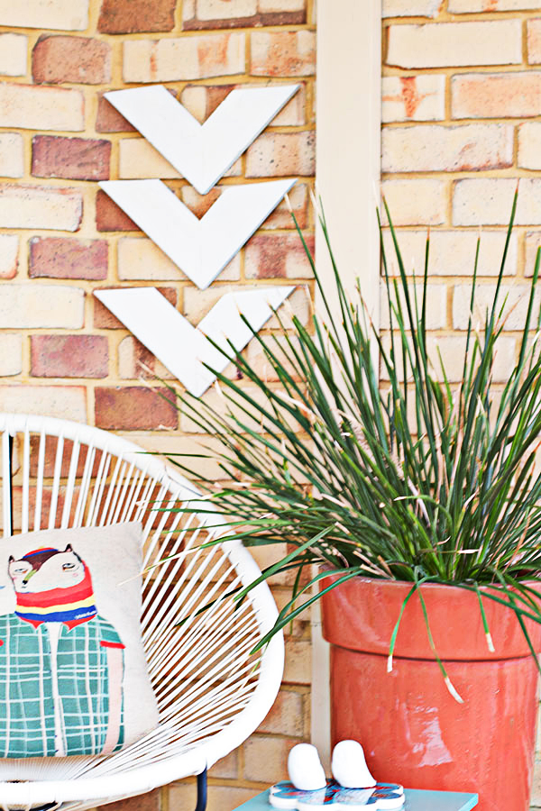 Picture Of diy thrifty chevron wall art or sign  5