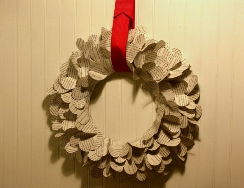 DIY Valentines Book Wreath (via flowerpatchfarmgirl)
