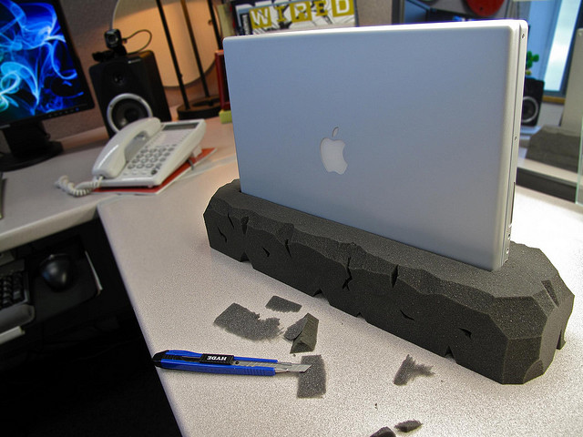 Diy Vertical Stone Laptop Stand