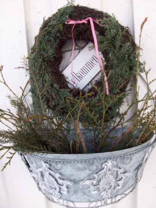Dry Twigs, Moss and Pine Wreath (via)