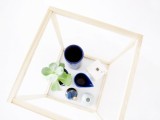 diy-wooden-frame-cube-for-displaying-your-things-4