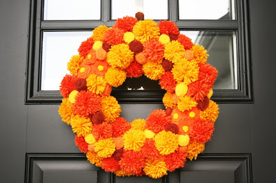 pompom wreath (via naturesheirloom)