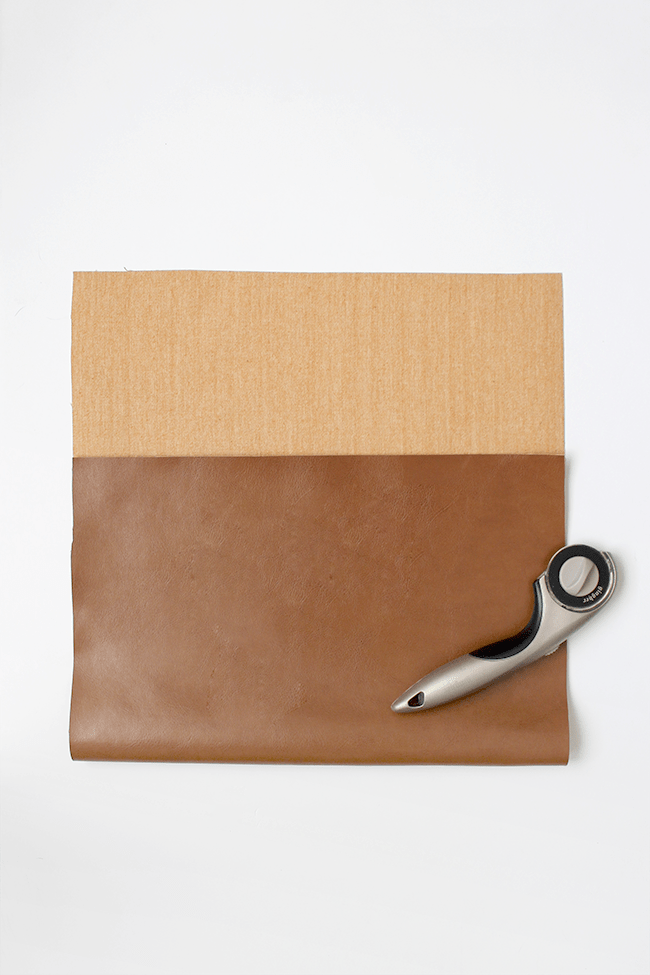 Picture Of easy and quick diy leather laptop case  3