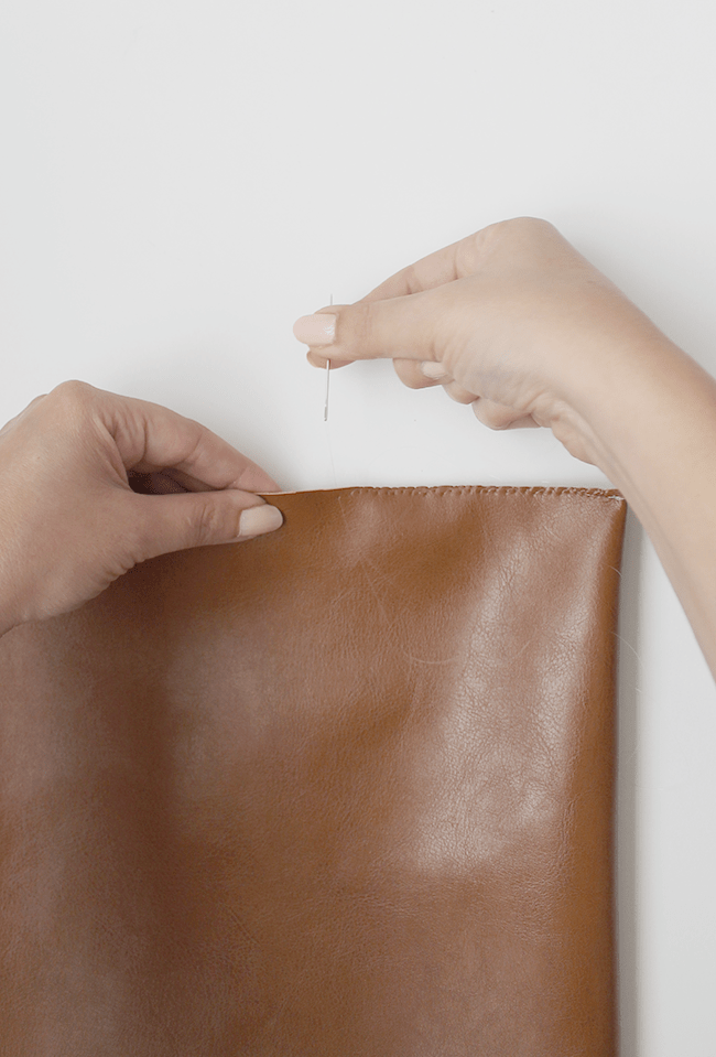 Picture Of easy and quick diy leather laptop case  4