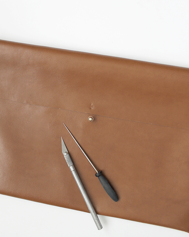 Picture Of easy and quick diy leather laptop case  5