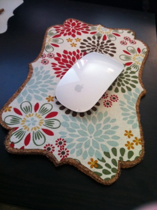 fabric and cork mouse pad (via shelterness)