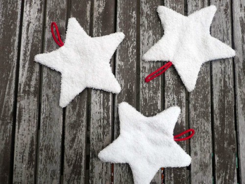 Christmas stars ornaments (via minimatriarchin)